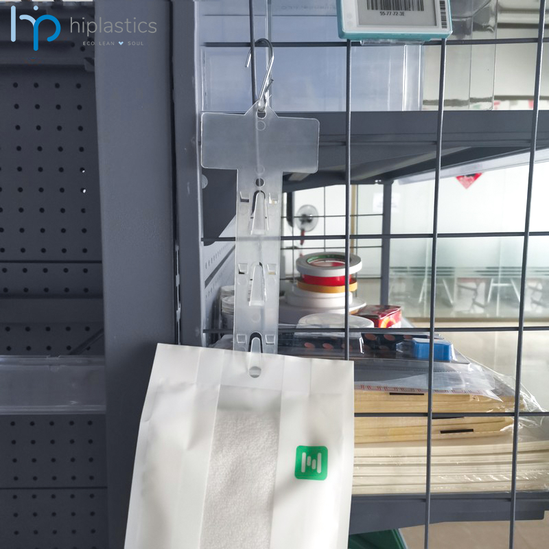 Hiplastics HYZ20002 Small Head PP Display Merchandising Hang Clip Strip with 12 Stations缩略图 (Petite tête)